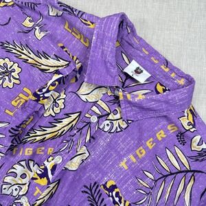 Wes and Willy LSU Tigers Button Down Mens Large Purple Tropical Floral Shirt EUC